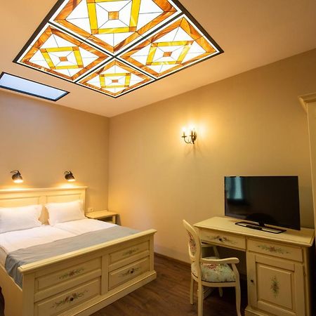 Hotel Boutique Casa Chitic -Hotel And Restaurant Str Johann Gott Nr7 ブラショフ エクステリア 写真