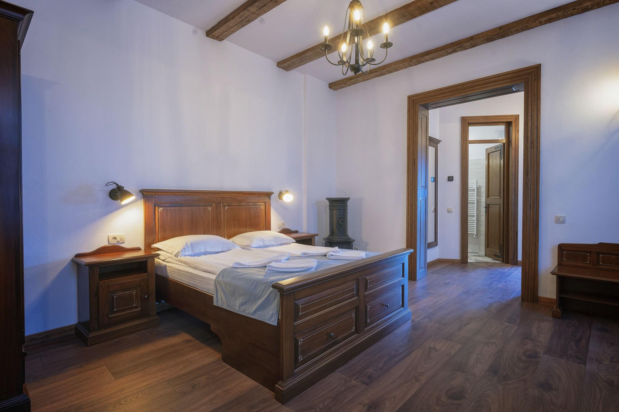 Hotel Boutique Casa Chitic -Hotel And Restaurant Str Johann Gott Nr7 ブラショフ エクステリア 写真