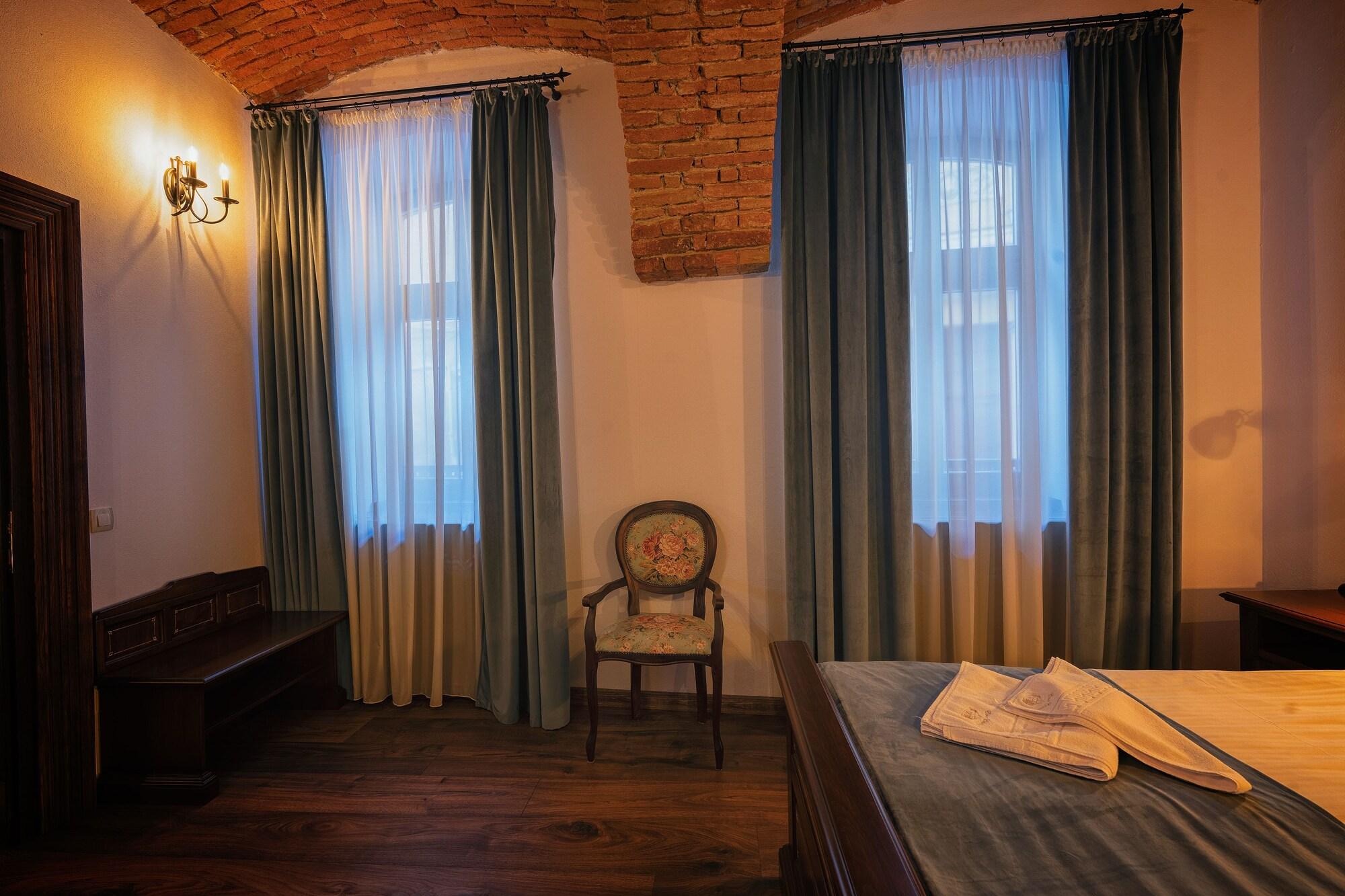 Hotel Boutique Casa Chitic -Hotel And Restaurant Str Johann Gott Nr7 ブラショフ エクステリア 写真