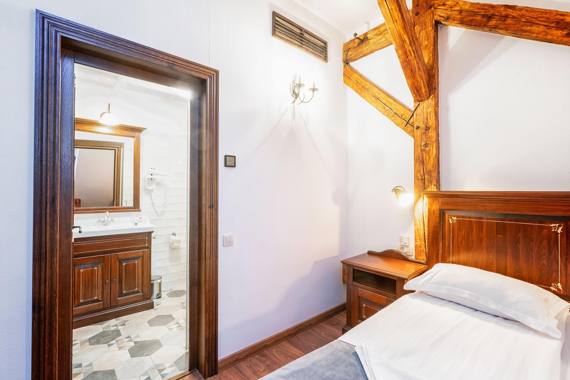 Hotel Boutique Casa Chitic -Hotel And Restaurant Str Johann Gott Nr7 ブラショフ エクステリア 写真
