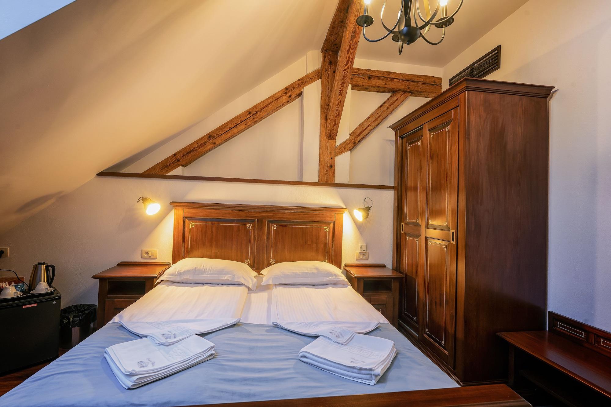 Hotel Boutique Casa Chitic -Hotel And Restaurant Str Johann Gott Nr7 ブラショフ エクステリア 写真