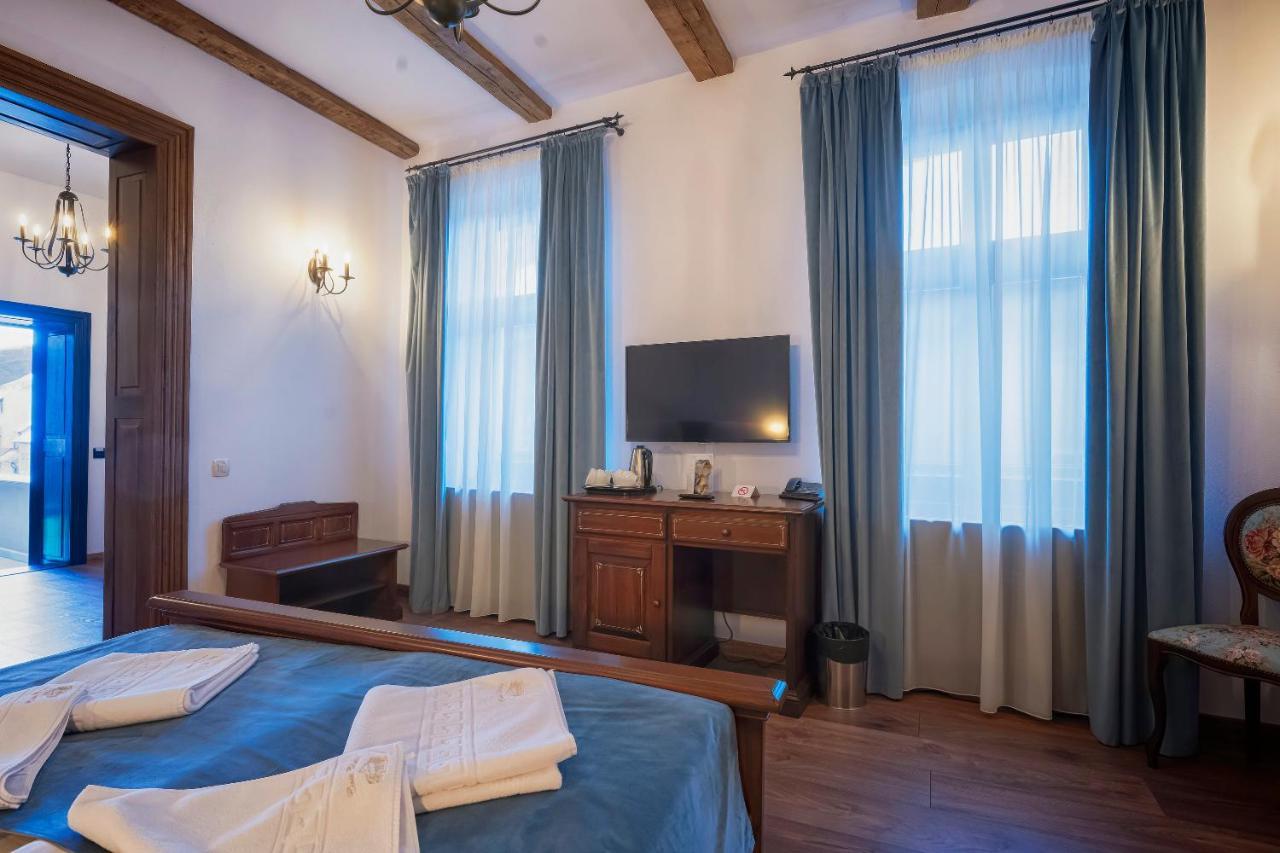 Hotel Boutique Casa Chitic -Hotel And Restaurant Str Johann Gott Nr7 ブラショフ エクステリア 写真